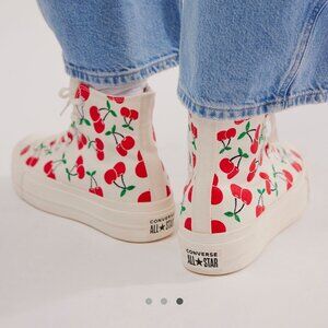 NIB Chuck Taylor All Star Hi Lift Cherries Sneakers Size 7.5 (38)